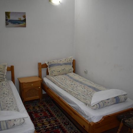 Хотел-Механа Павлова Къща Chiprovtsi ภายนอก รูปภาพ